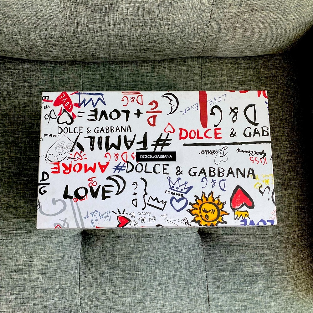 EMPTY Dolce & Gabbana collector’s item shoe box in white graffiti.